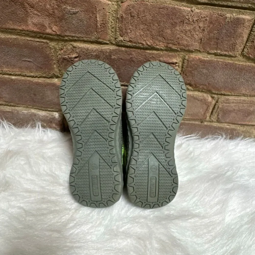 Carter’s Kids Army Green Recycled Slip On Sneakers Size 2